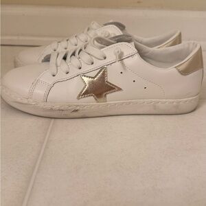 ⭐️Vintage Havana “Carla” White Gold Foil Sneakers – Size 7.5